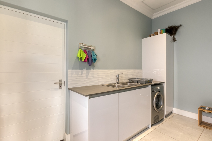 To Let 4 Bedroom Property for Rent in Aan de Wijnlanden Western Cape